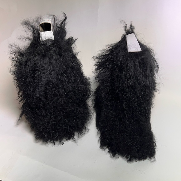 UGG FLUFF MOMMA MONGOLIAN FUR BOOTS - Picture 1 of 5